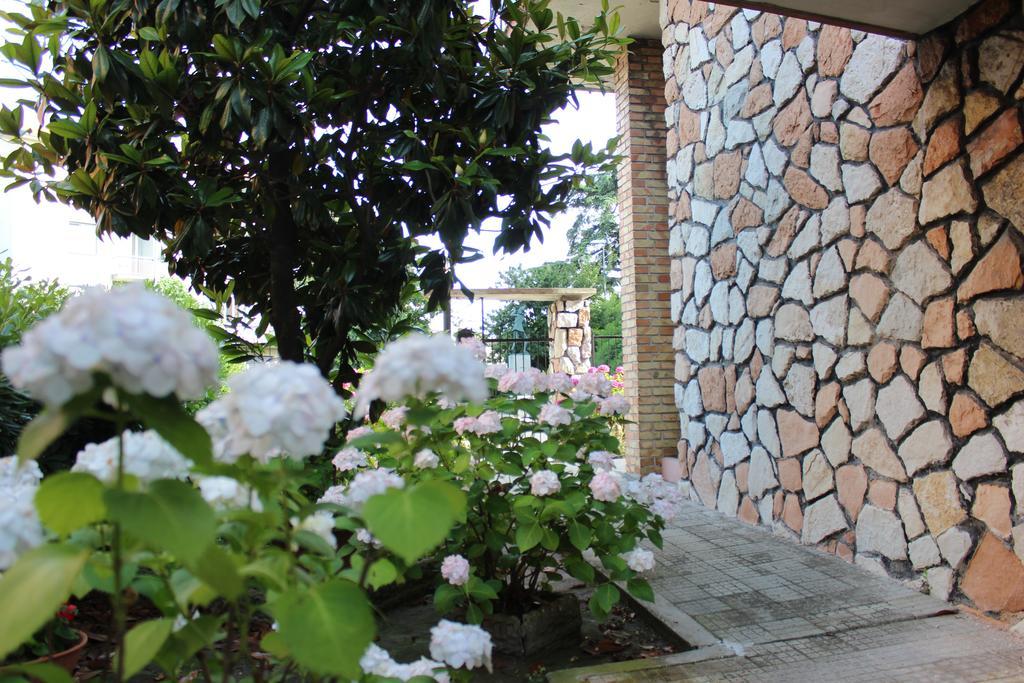 4 Pini Apartment Ancona Exterior foto
